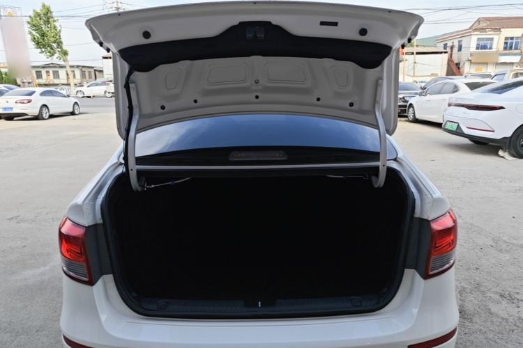 Used Kia K2 2015 Sedan 1.4L MT GLS Trunk