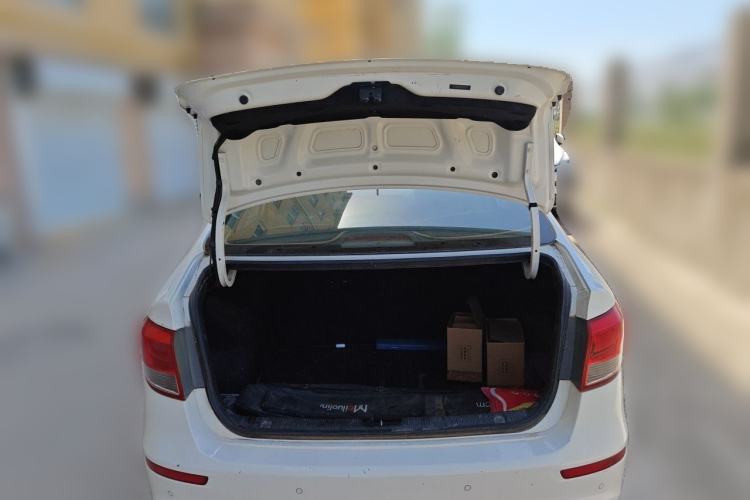 Used Kia K2 2015 Sedan 1.4L MT GLS Trunk