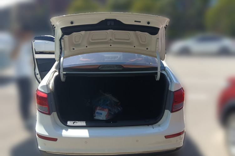 Used Kia K2 2015 Sedan 1.4L MT GLS Trunk