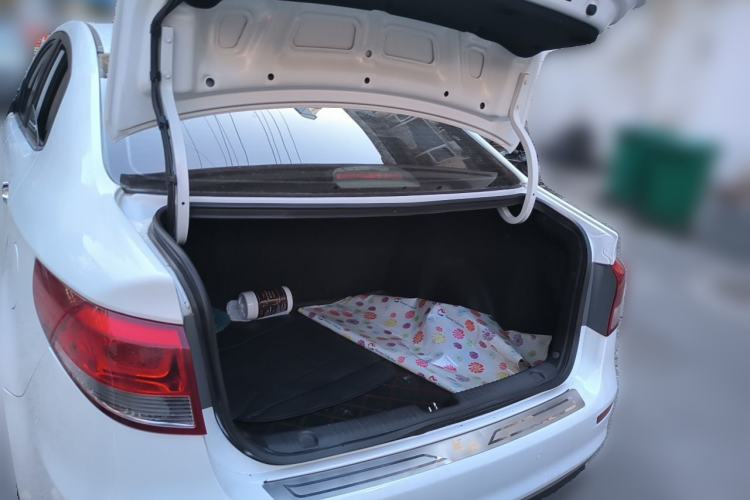 Used Kia K2 2015 Sedan 1.4L MT GLS Trunk