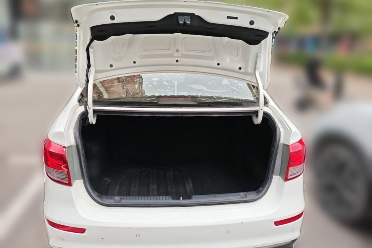 Used Kia K2 2015 Sedan 1.4L MT GLS Trunk