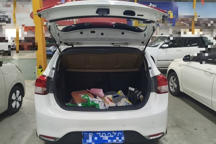 Used Kia K2 2015 Hatchback 1.4L AT GLS Cool Edition Trunk