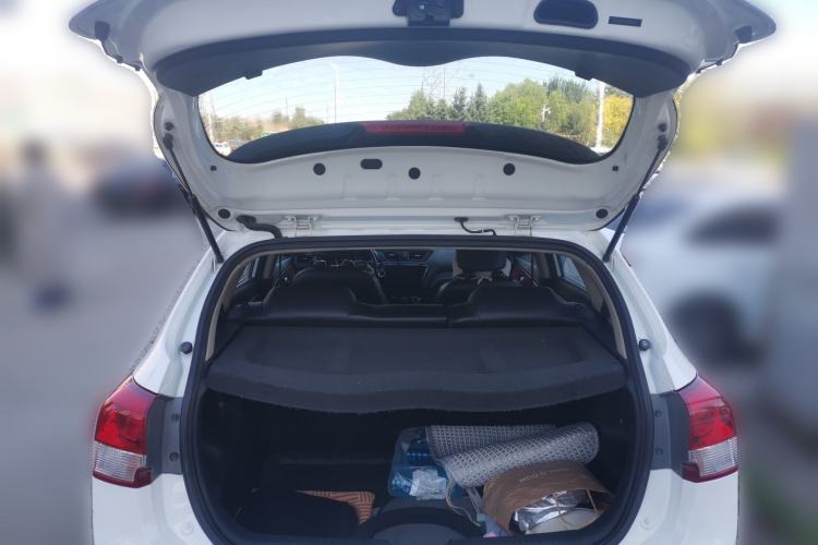 Used Kia K2 2015 Hatchback 1.4L AT GLS Cool Edition Trunk