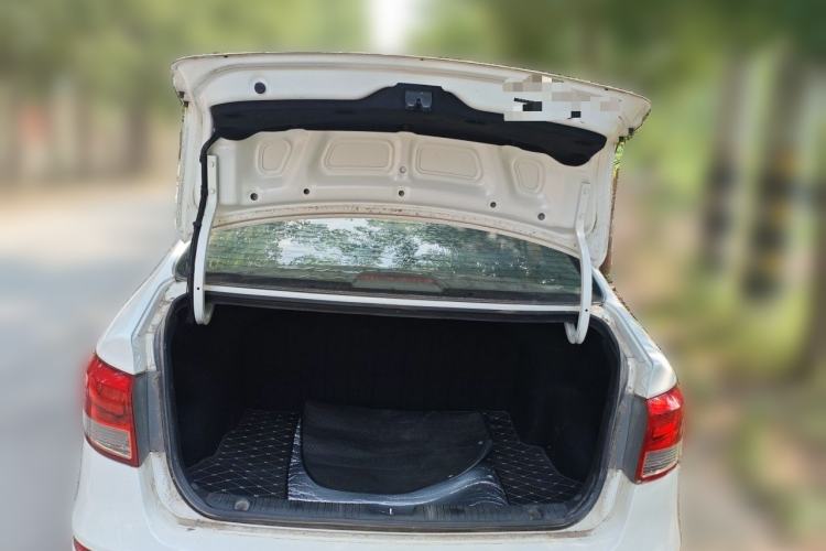 Used Kia K2 2015 Sedan 1.4L MT GLS Trunk