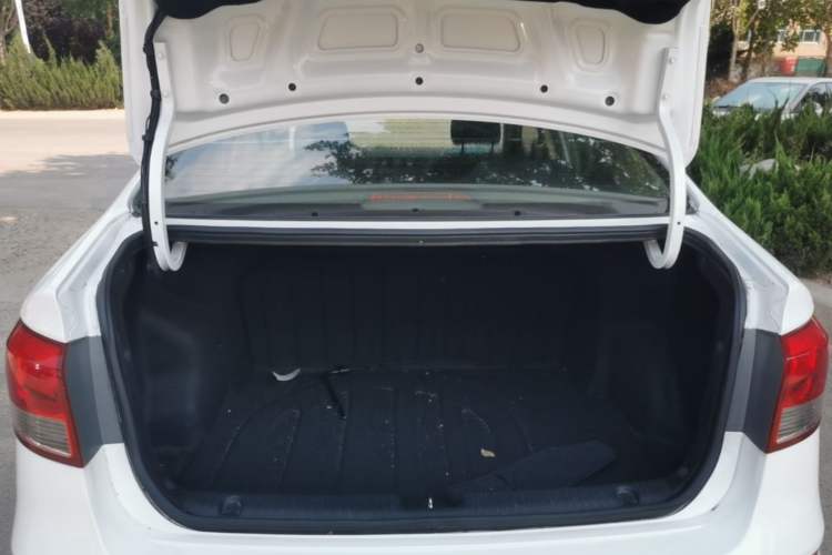 Used Kia K2 2015 Sedan 1.4L MT TOP Trunk