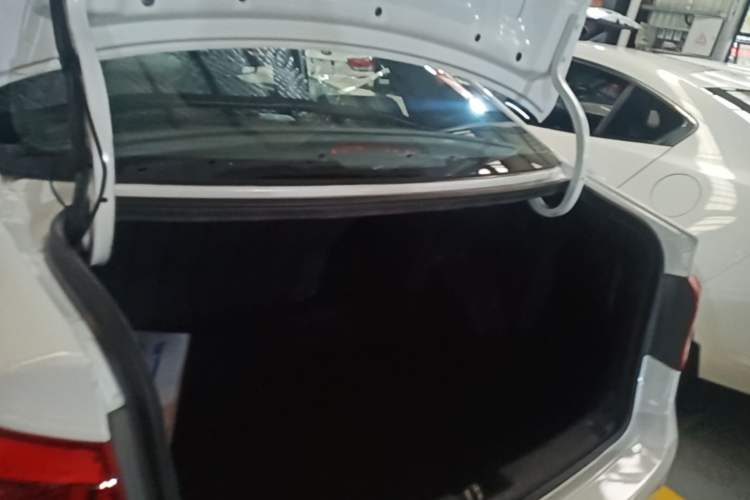 Used Kia K2 2015 Sedan 1.4L Automatic GLS Trunk