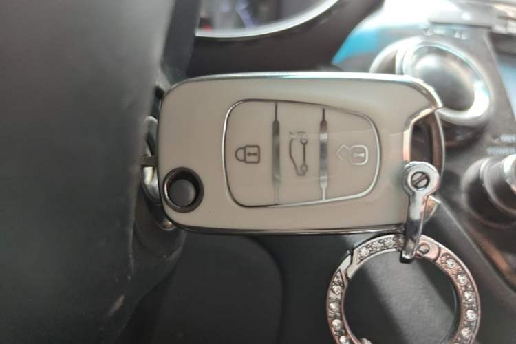 Used Kia K2 2015 Sedan 1.4L Automatic GLS Vehicle Key