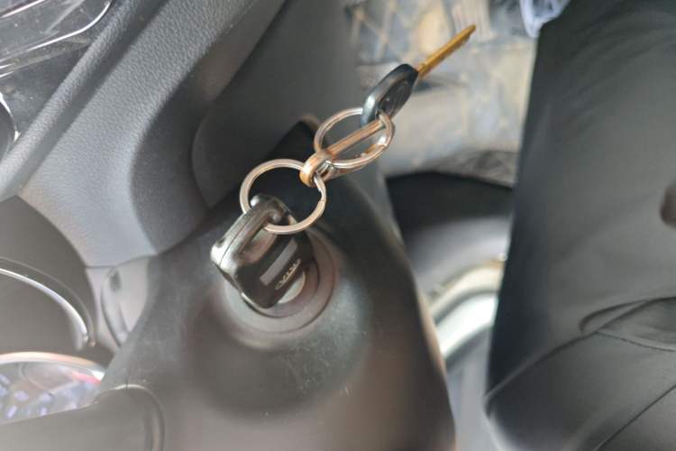 Used Kia K2 2015 Hatchback 1.4L MT GLS Vehicle Key