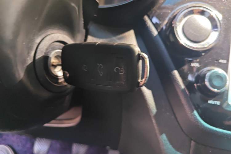 Used Kia K2 2015 Sedan 1.4L MT GLS Vehicle Key