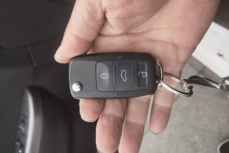 Used Kia K2 2015 Sedan 1.4L Automatic GLS Vehicle Key
