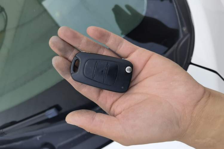 Used Kia K2 2015 Sedan 1.4L Automatic GLS Vehicle Key