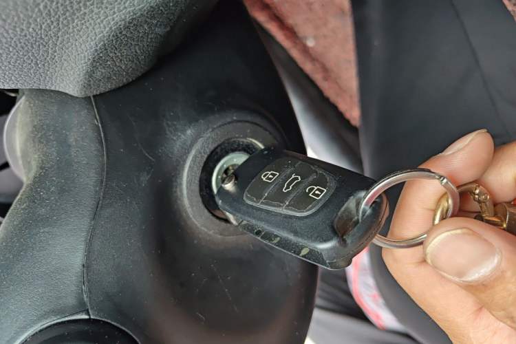 Used Kia K2 2015 Sedan 1.4L MT GLS Vehicle Key