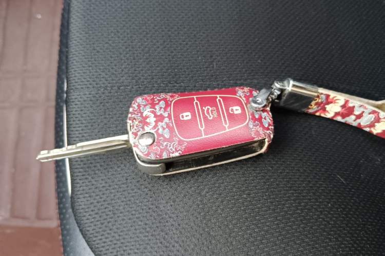 Used Kia K2 2015 Sedan 1.4L MT GLS Vehicle Key