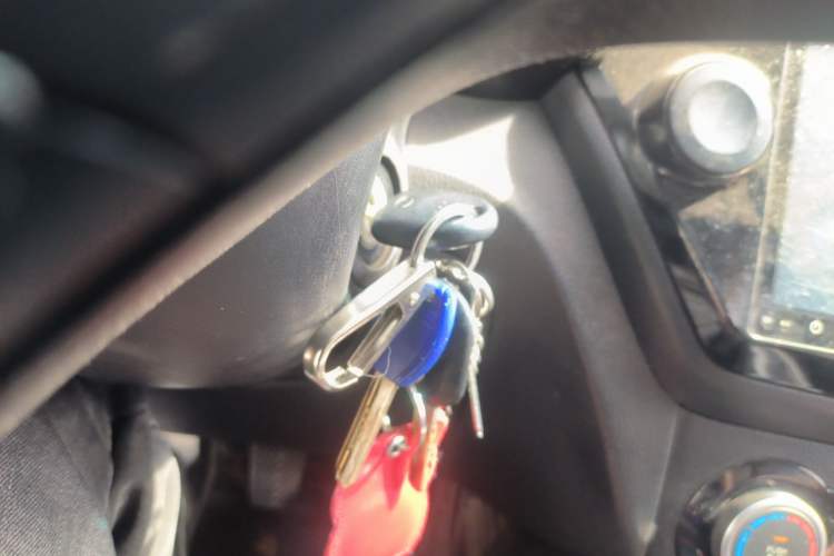 Used Kia K2 2015 Sedan 1.4L MT GLS Vehicle Key
