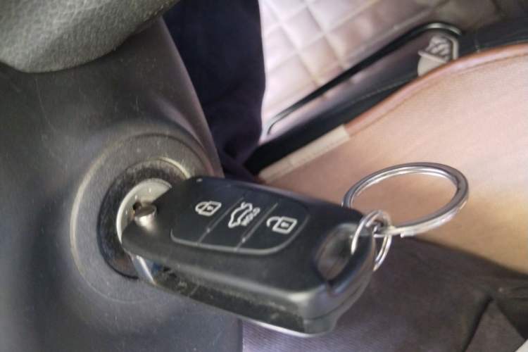 Used Kia K2 2015 Sedan 1.4L MT GLS Vehicle Key