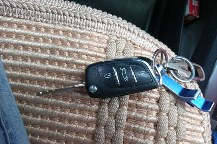 Used Kia K2 2015 Sedan 1.4L Automatic GLS Vehicle Key