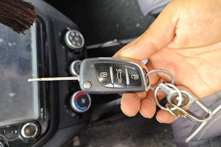 Used Kia K2 2015 Sedan 1.4L Automatic GLS Vehicle Key