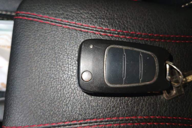 Used Kia K2 2015 Sedan 1.4L MT GLS Vehicle Key