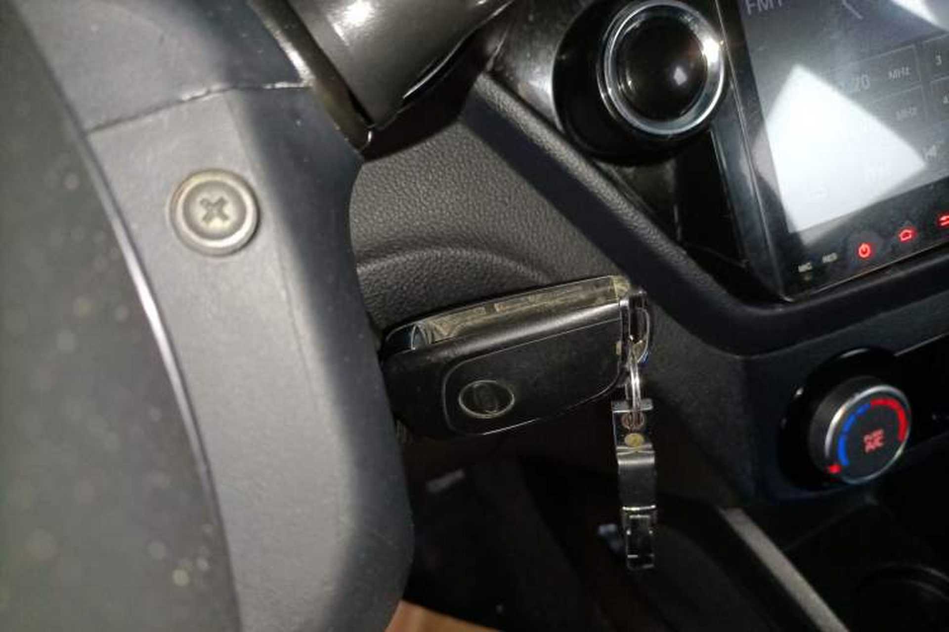 Used Kia K2 2015 Sedan 1.4L Automatic GLS Vehicle Key