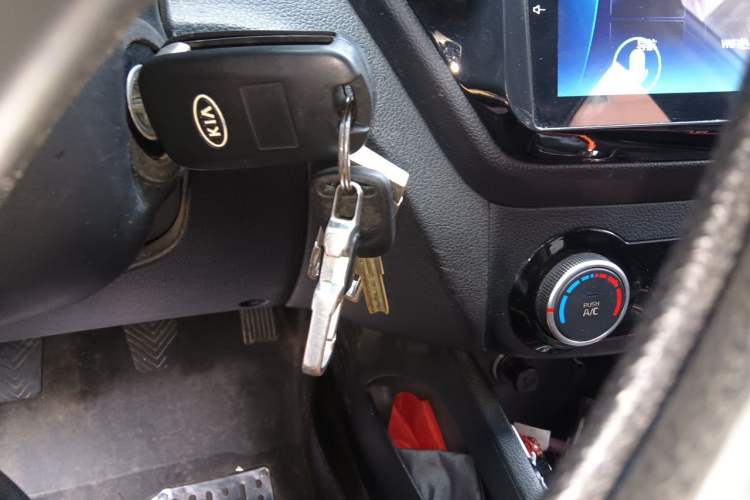 Used Kia K2 2015 Sedan 1.4L MT GLS Vehicle Key