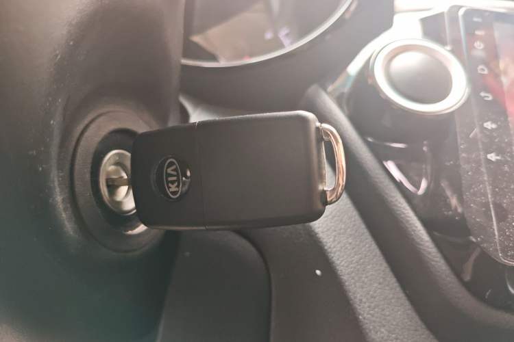 Used Kia K2 2015 Sedan 1.4L Automatic GLS Vehicle Key