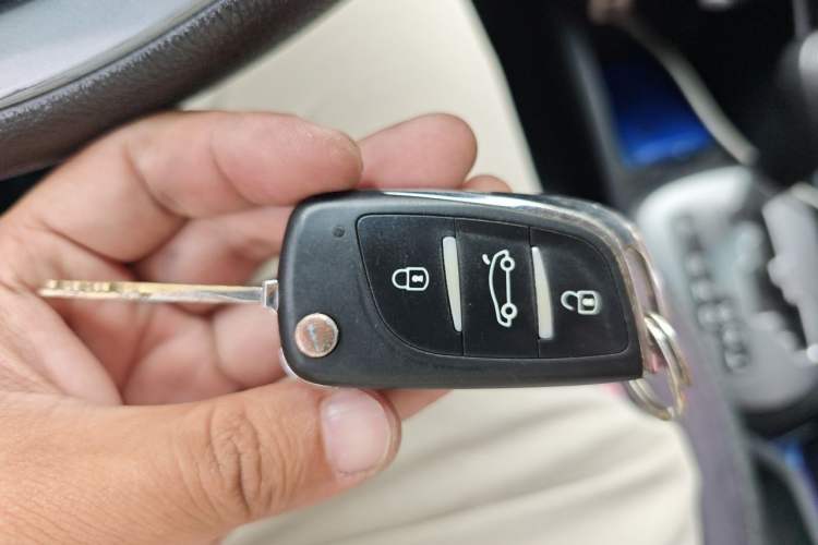Used Kia K2 2015 Sedan 1.4L Automatic GLS Vehicle Key