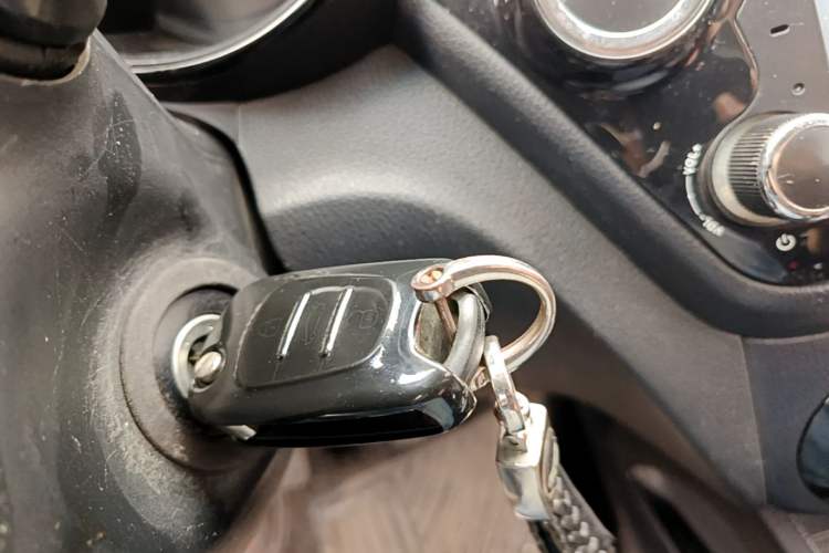 Used Kia K2 2015 Sedan 1.4L MT GLS Vehicle Key