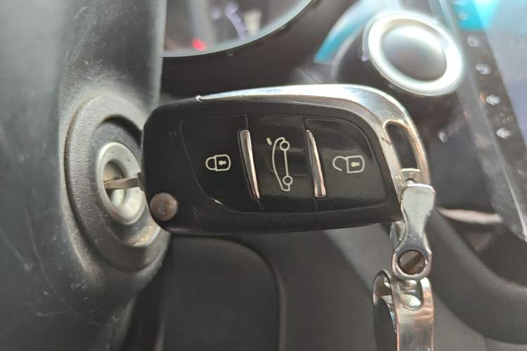 Used Kia K2 2015 Sedan 1.4L Automatic GLS Vehicle Key
