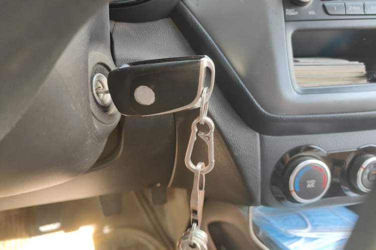 Used Kia K2 2015 Sedan 1.4L MT GLS Vehicle Key