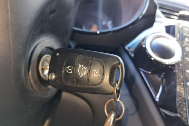 Used Kia K2 2015 Sedan 1.4L MT GLS Vehicle Key