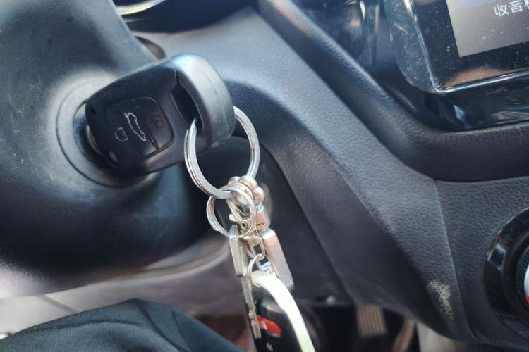 Used Kia K2 2015 Sedan 1.4L Automatic GLS Vehicle Key