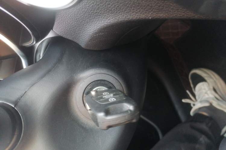 Used Kia K2 2015 Sedan 1.4L MT GLS Vehicle Key