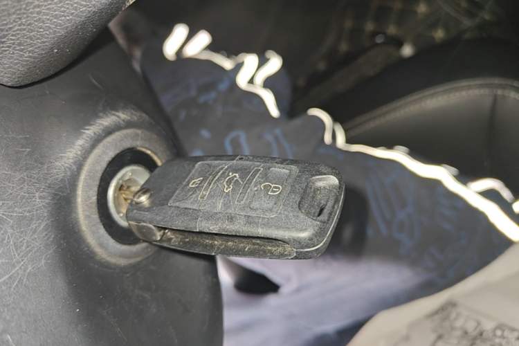 Used Kia K2 2015 Sedan 1.4L Automatic GLS Vehicle Key
