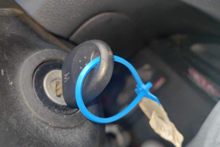 Used Kia K2 2015 Sedan 1.4L MT GLS Vehicle Key