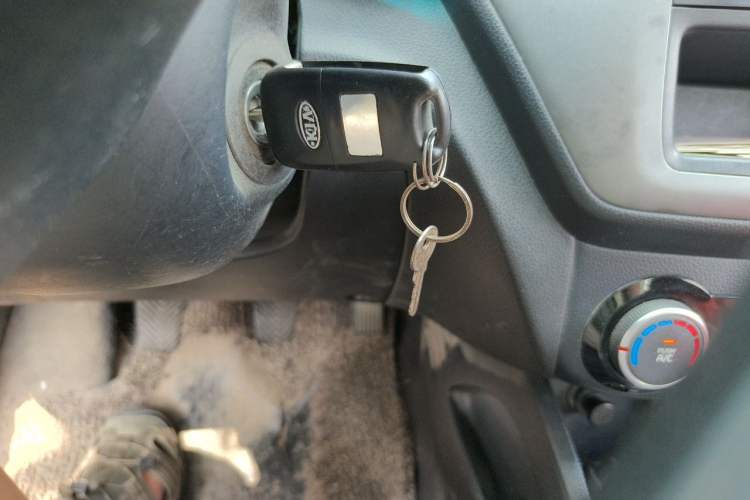Used Kia K2 2015 Sedan 1.4L MT GLS Vehicle Key