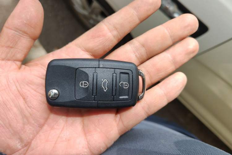 Used Kia K2 2015 Sedan 1.4L MT GLS Vehicle Key