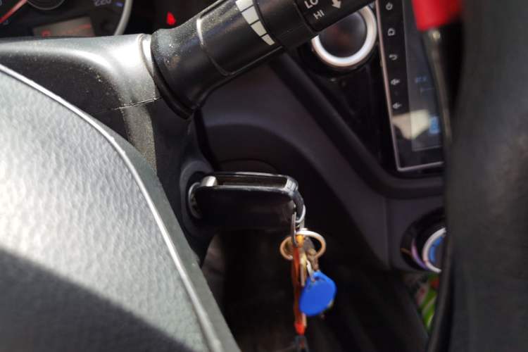 Used Kia K2 2015 Sedan 1.4L Automatic GLS Vehicle Key