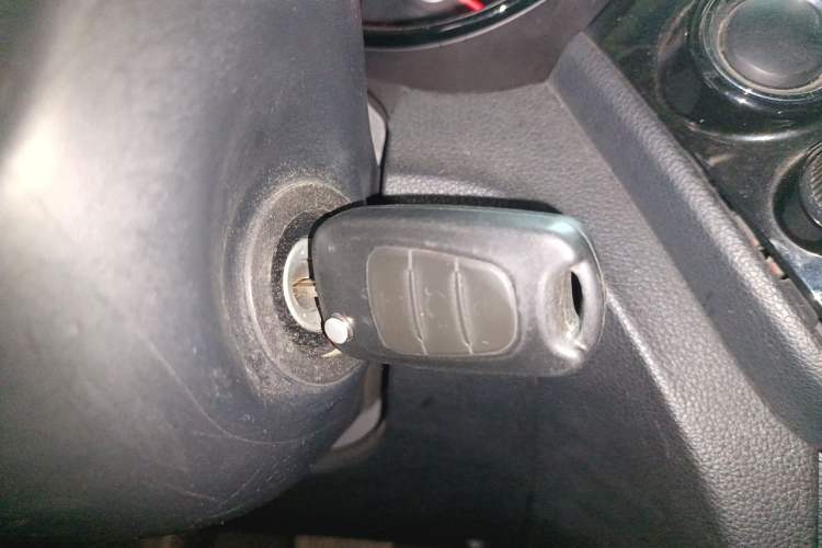 Used Kia K2 2015 Sedan 1.4L Automatic GLS Vehicle Key