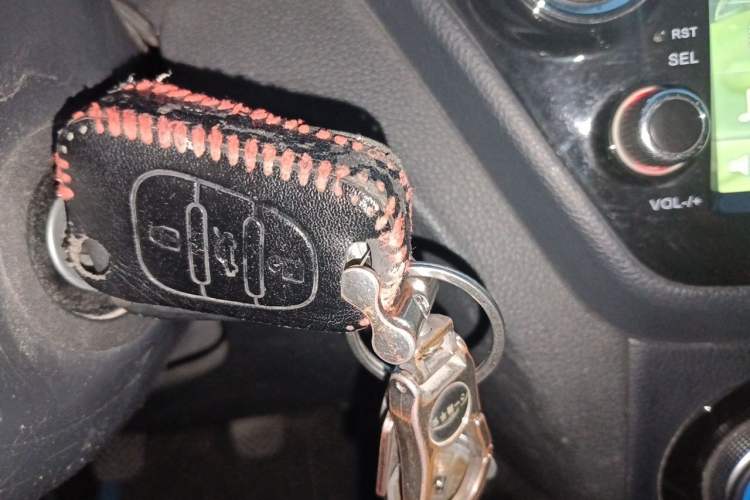 Used Kia K2 2015 Sedan 1.4L MT GLS Vehicle Key