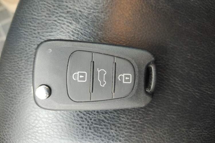 Used Kia K2 2015 Sedan 1.4L MT GLS Vehicle Key
