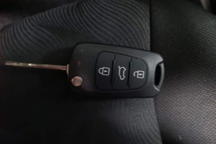 Used Kia K2 2015 Sedan 1.4L MT GLS Vehicle Key