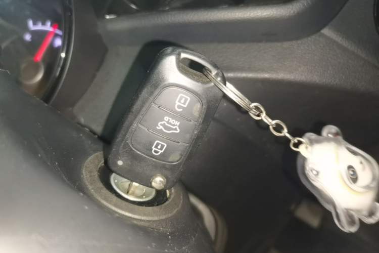 Used Kia K2 2015 Hatchback 1.4L AT GLS Cool Edition Vehicle Key