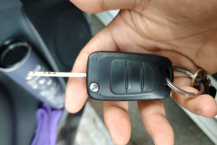 Used Kia K2 2015 Sedan 1.4L Automatic GLS Vehicle Key