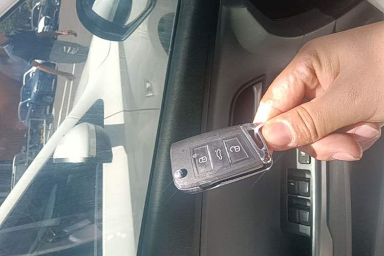 Used Kia K2 2015 Sedan 1.4L Automatic GLS Vehicle Key