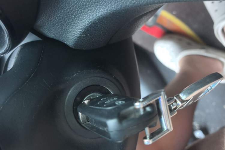 Used Kia K2 2015 Sedan 1.4L MT GLS Vehicle Key