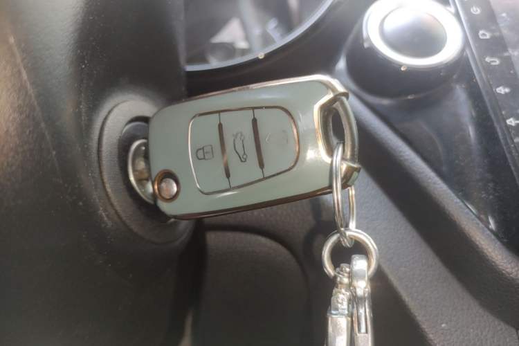 Used Kia K2 2015 Sedan 1.4L Automatic GLS Vehicle Key