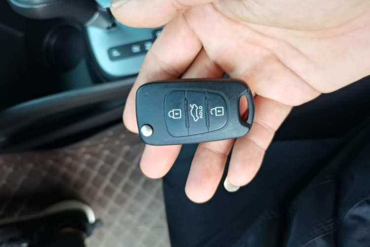Used Kia K2 2015 Sedan 1.4L Automatic GLS Vehicle Key