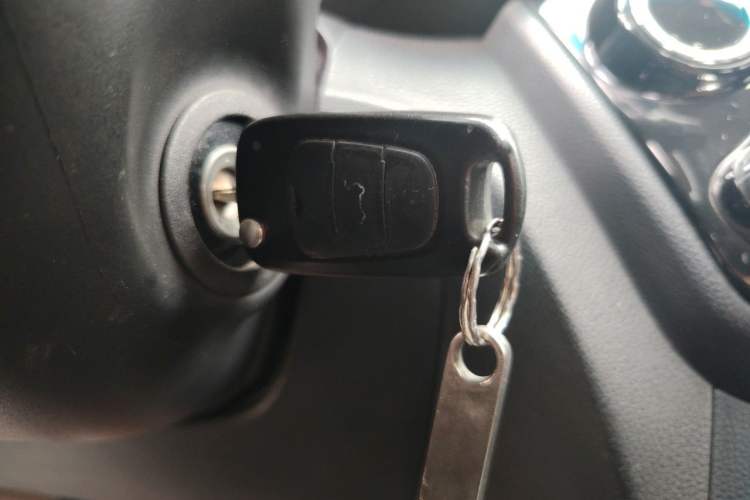 Used Kia K2 2015 Sedan 1.4L MT GLS Vehicle Key