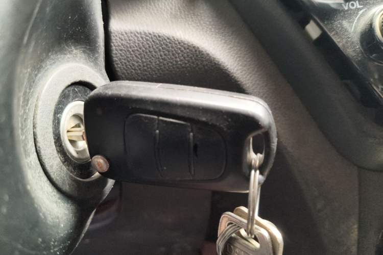 Used Kia K2 2015 Sedan 1.4L MT GLS Vehicle Key