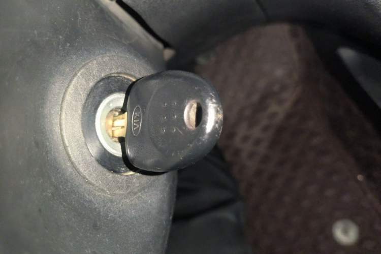 Used Kia K2 2015 Sedan 1.4L MT GLS Vehicle Key